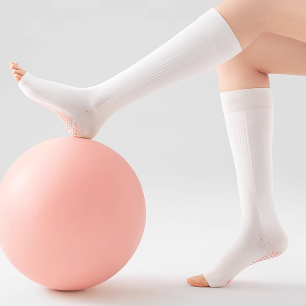 Kaus Kaki Yoga Profesional den - Pilates & Yoga Vida ulasan dan harga