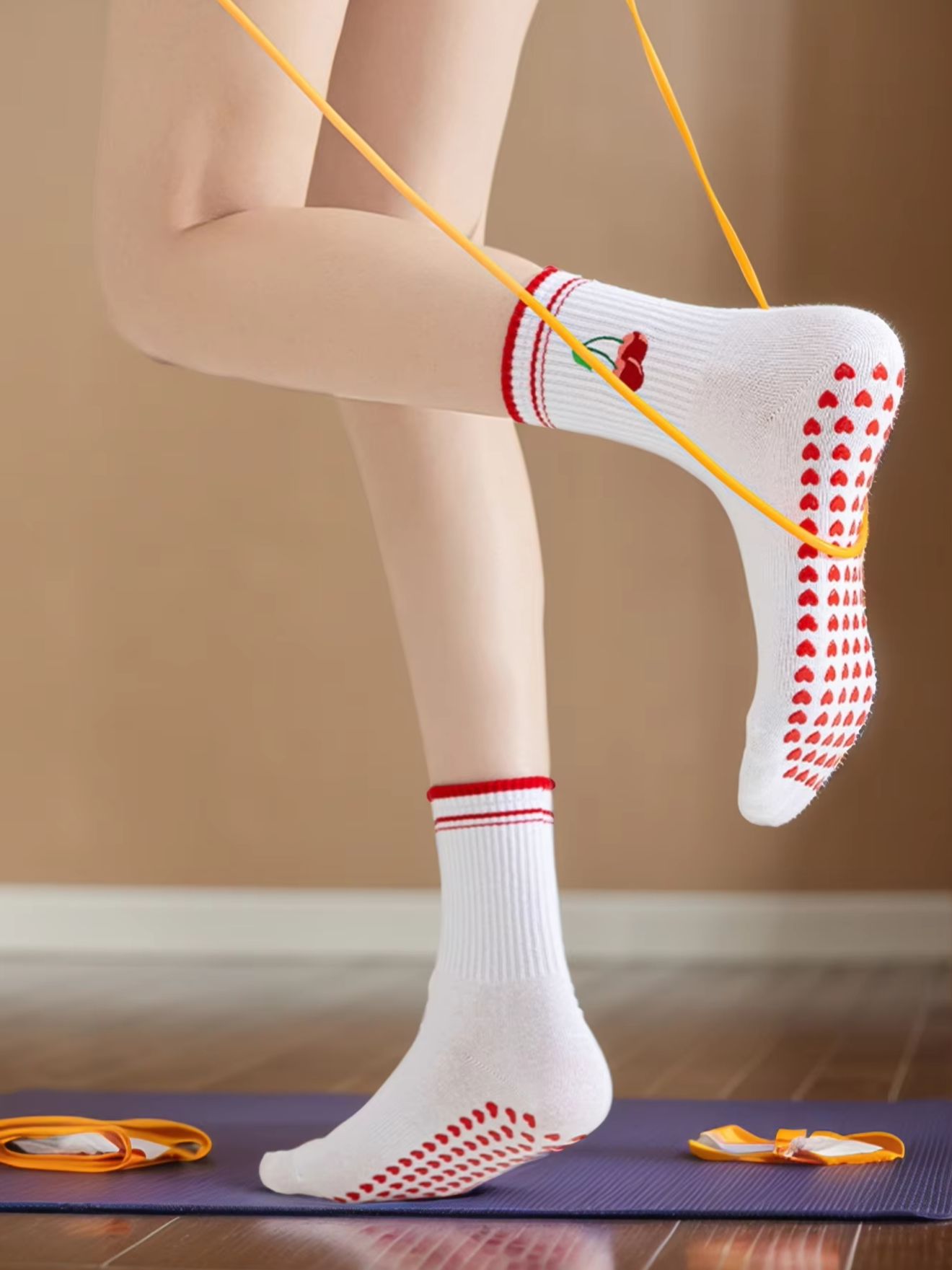 1 Pasang Kaus Kaki Yoga Profes - Pilates & Yoga Vida ulasan dan harga